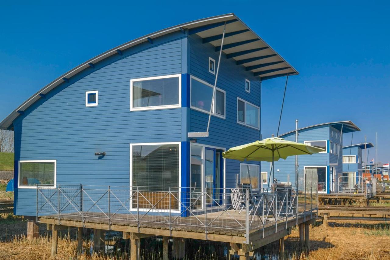 6 Pers. Waterfront Home Seeblick, Equipped Stilt House On The Water Anjum Kültér fotó